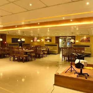 *** Hotel Golden Castle India